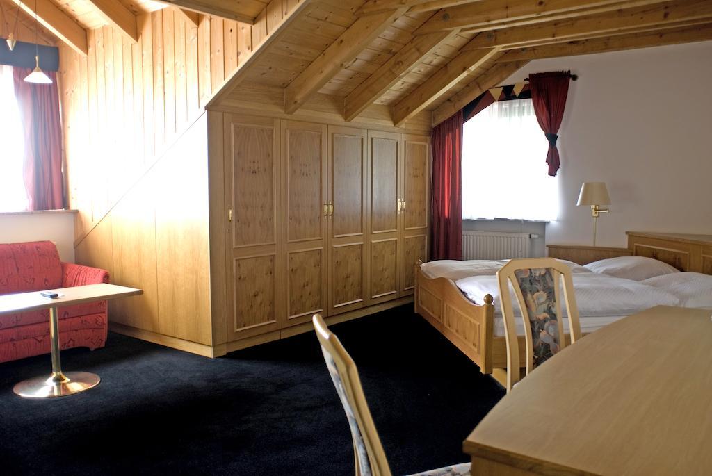 Hotel Zum Fischerwirt Baindlkirch Стая снимка